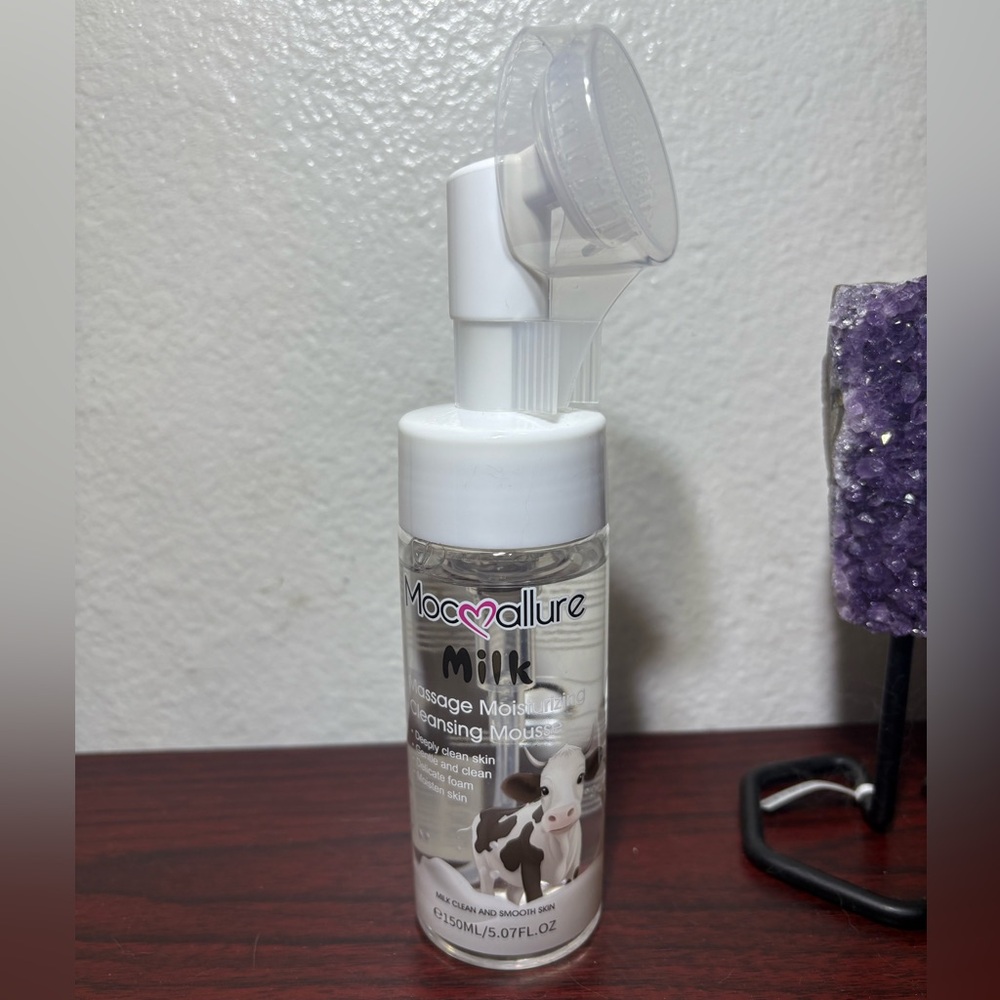 Mocallure Milk Massage Moisturizing Cleansing Mousse